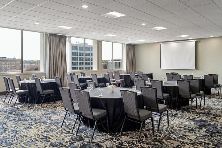 Holiday Inn Sioux Falls-City Centre by IHG