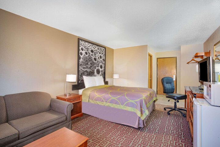 Room 18 of 30
