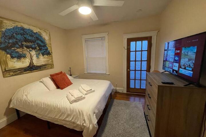 Cozy Large House close to TUFTS / Harvard/MIT 4BR