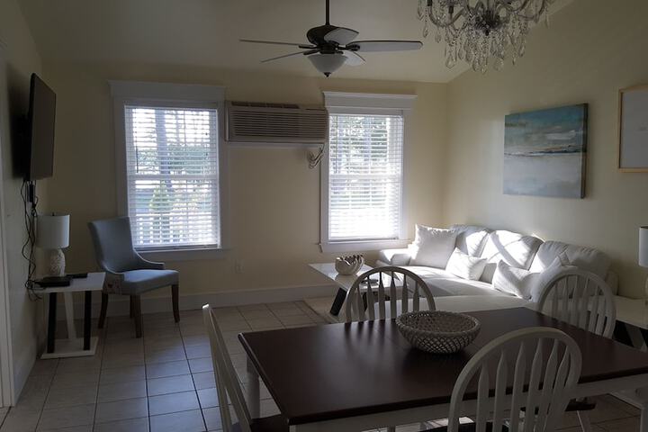 Room 260 of 373