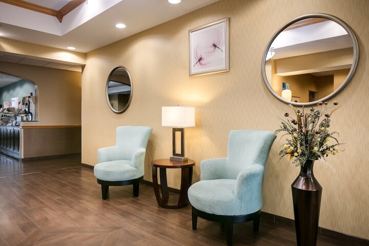 Holiday Inn Express Hotel & Suites Clinton by IHG