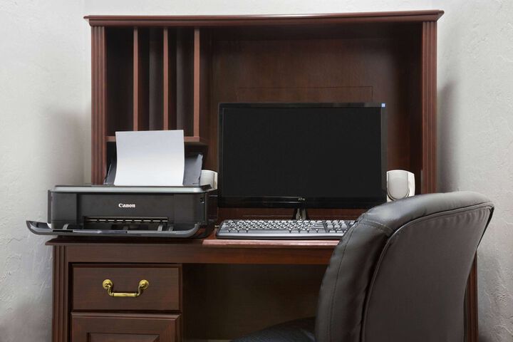 Business Center 18 of 18