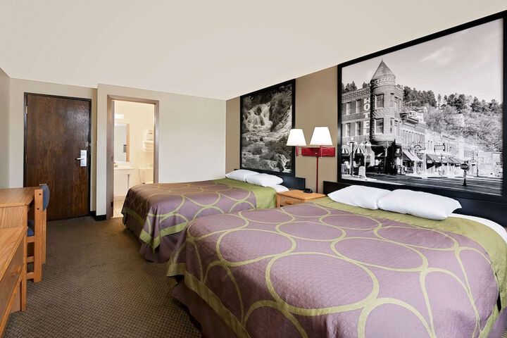 Room 14 of 18