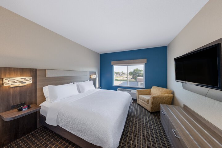 Holiday Inn Express Hotel & Suites Pittsburg by IHG