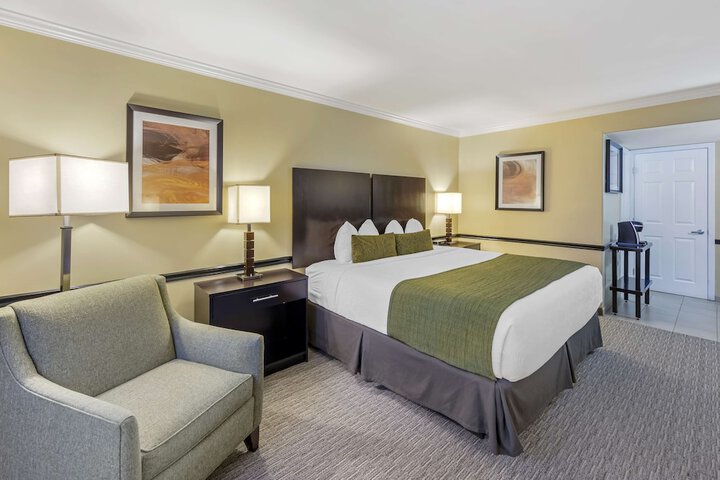 Room 18 of 34