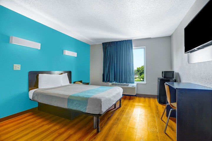 Motel 6 Raleigh NC - North