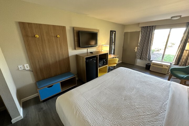 Room 13 of 25