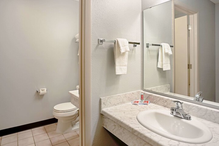 Room 15 of 27