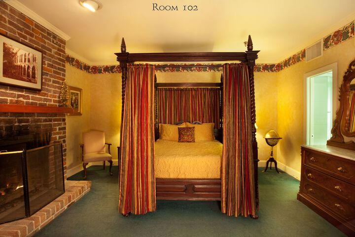 Room 165 of 170