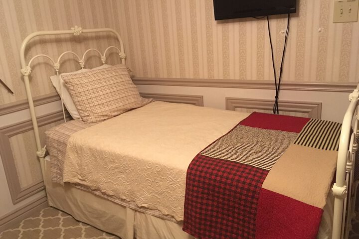 Room 184 of 223