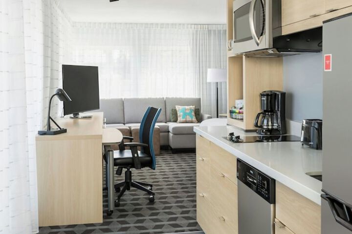 Room 33 of 50