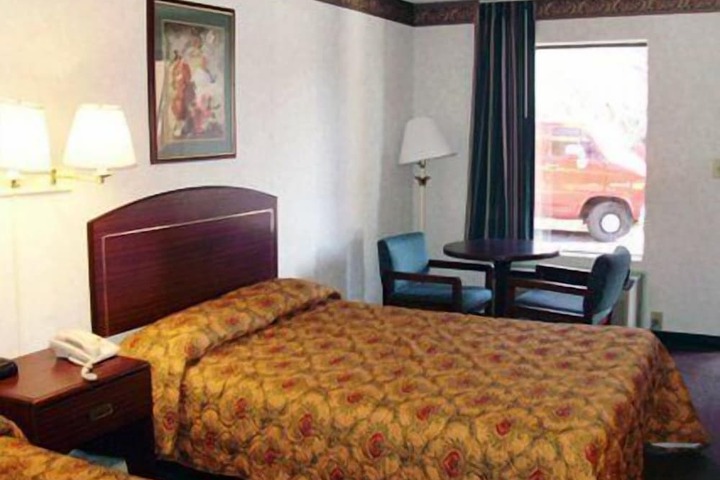 Room 7 of 24