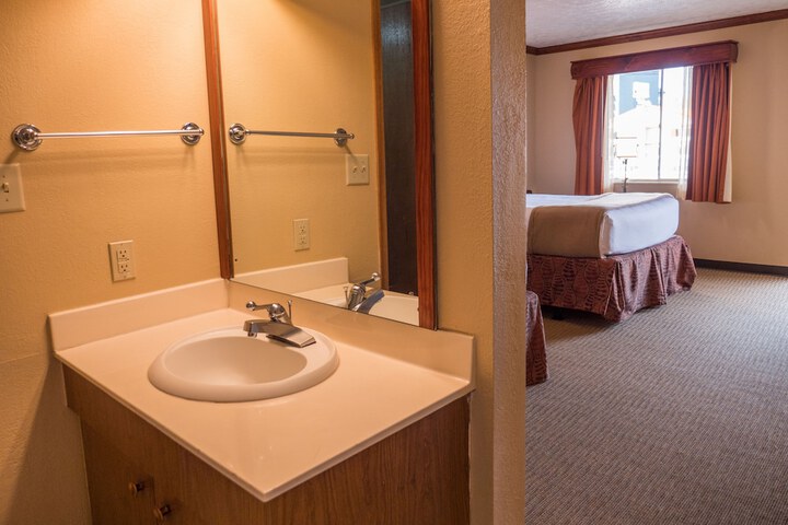 Room 23 of 44