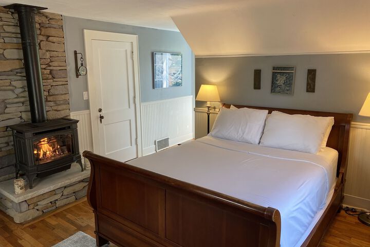 Room 21 of 32