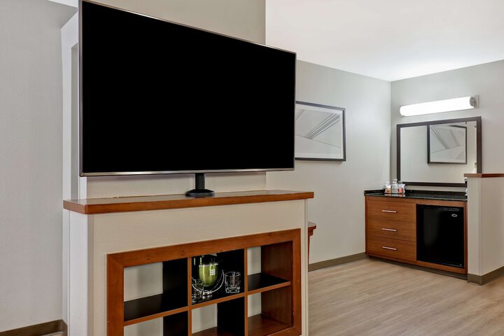 Hyatt Place San Antonio–North / Stone Oak