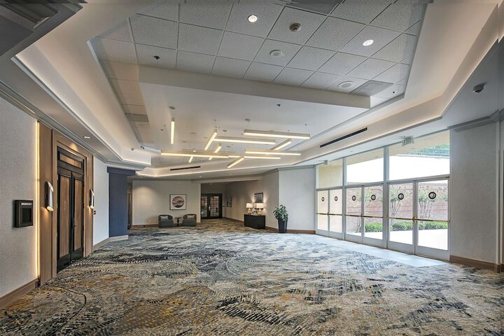 DoubleTree by Hilton Hotel Modesto