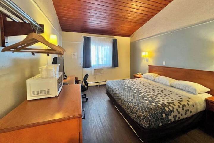 Room 44 of 61