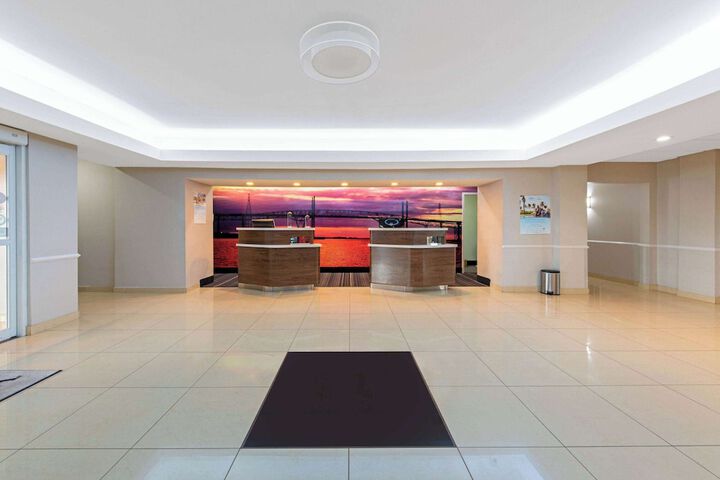 Hotel 4 of 30