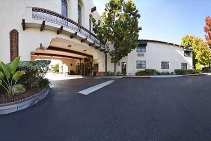 Hotel 2 of 61