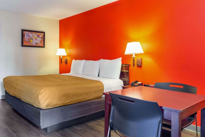 Room 18 of 21