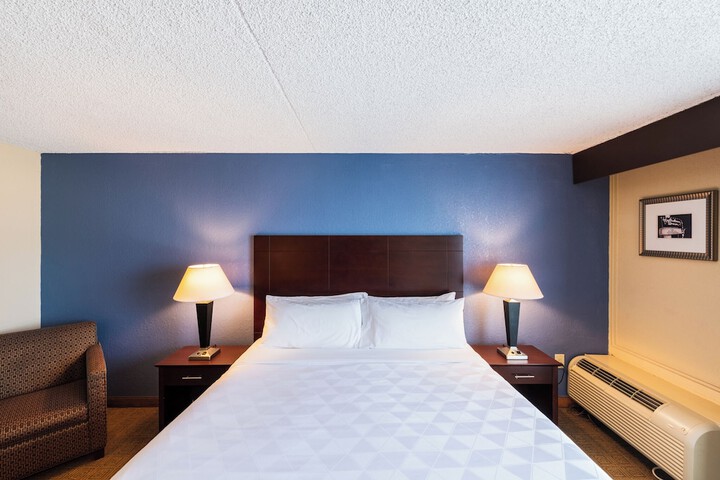 Holiday Inn South Plainfield-Piscataway by IHG