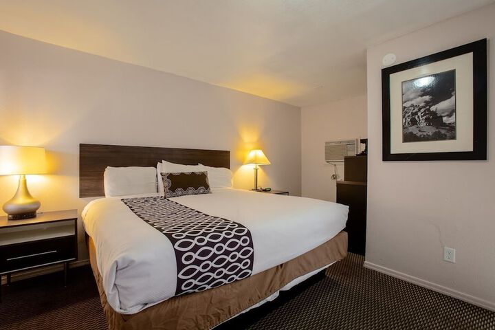 Room 8 of 23