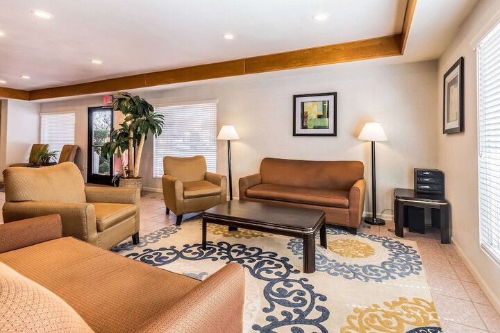 Quality Inn Fresno Near University