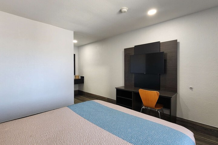 Room 19 of 31