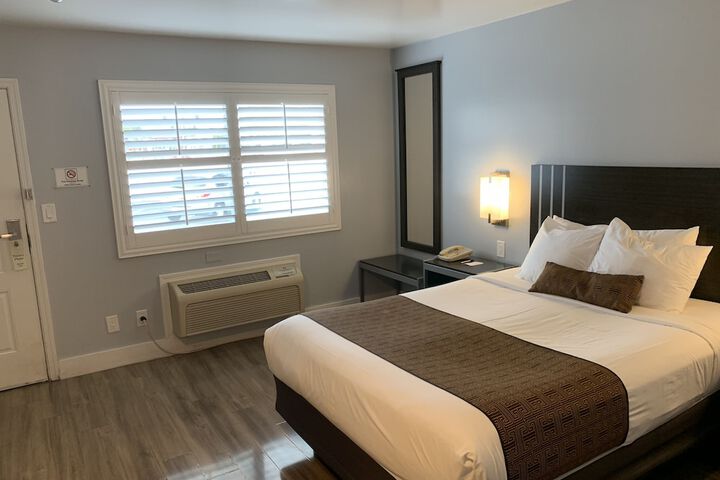 Room 16 of 34