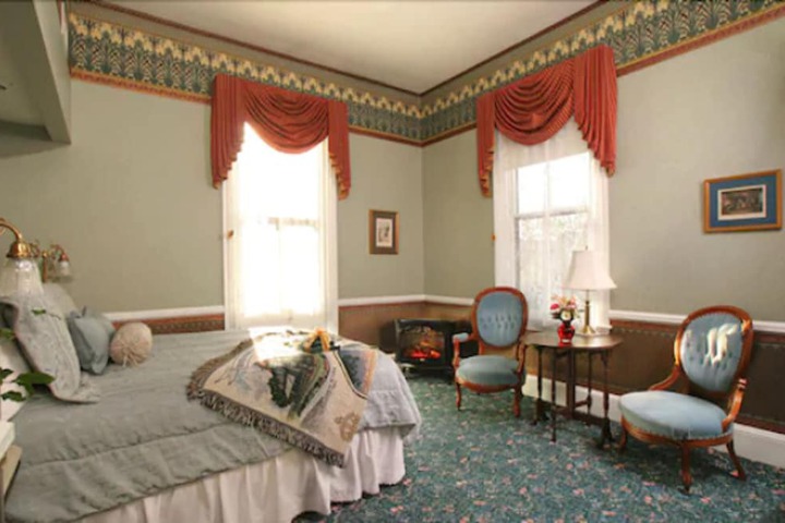 Room 17 of 128
