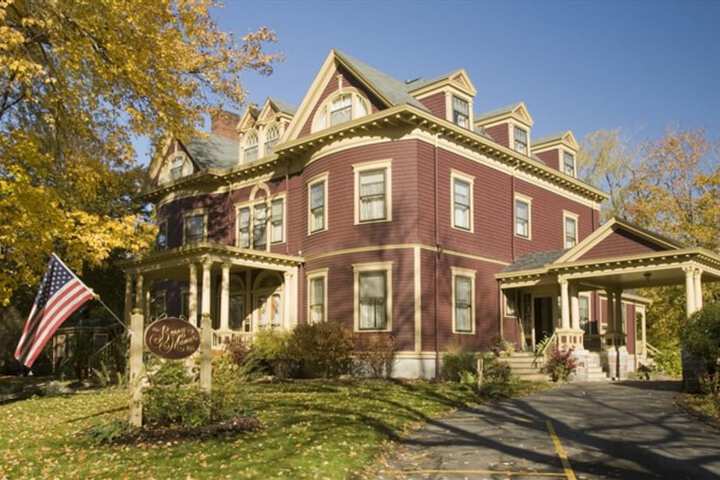 Berry Manor Inn