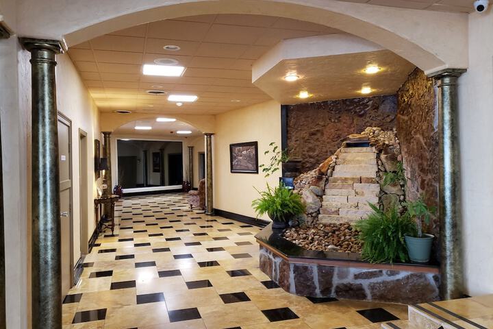Days Inn & Suites by Wyndham Clovis