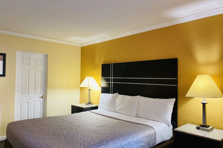 Room 25 of 27