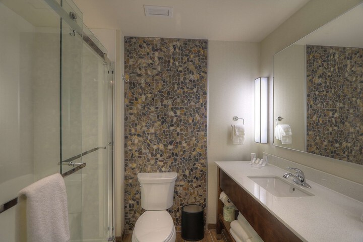 Room 42 of 85