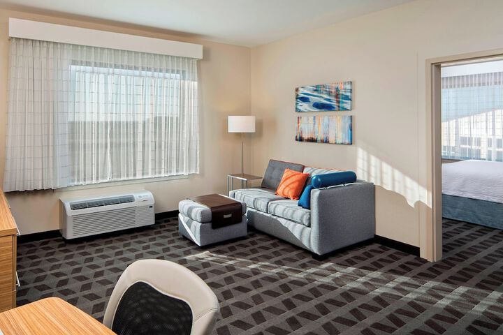 Room 17 of 33