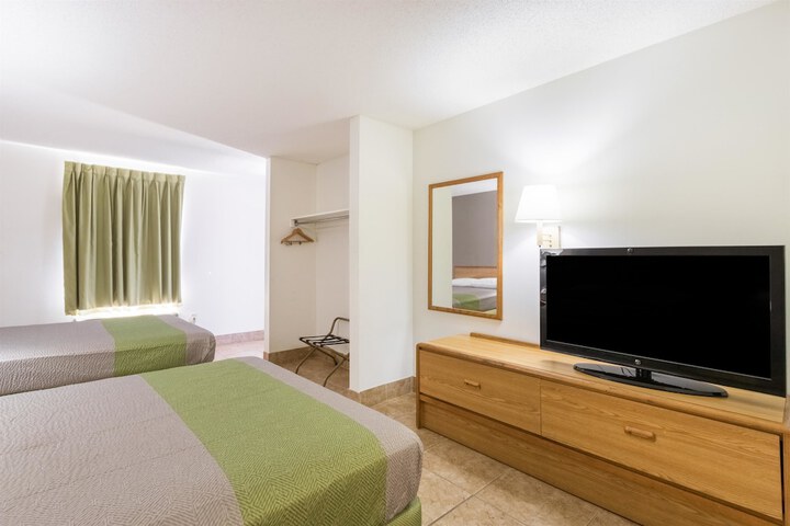 Room 11 of 30