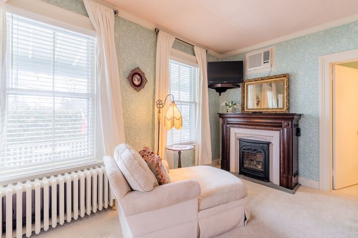 Westbrook Inn B & B