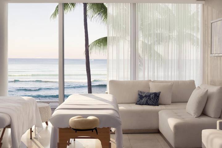 Signia by Hilton Diplomat Beach Resort