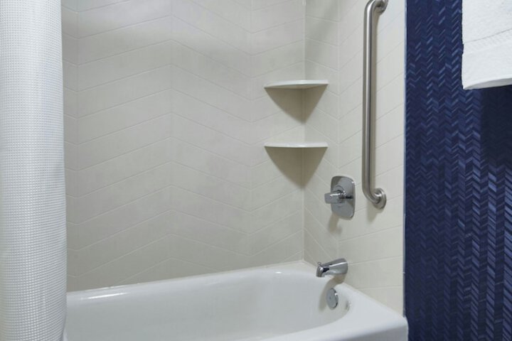 Fairfield Inn & Suites by Marriott Detroit Livonia