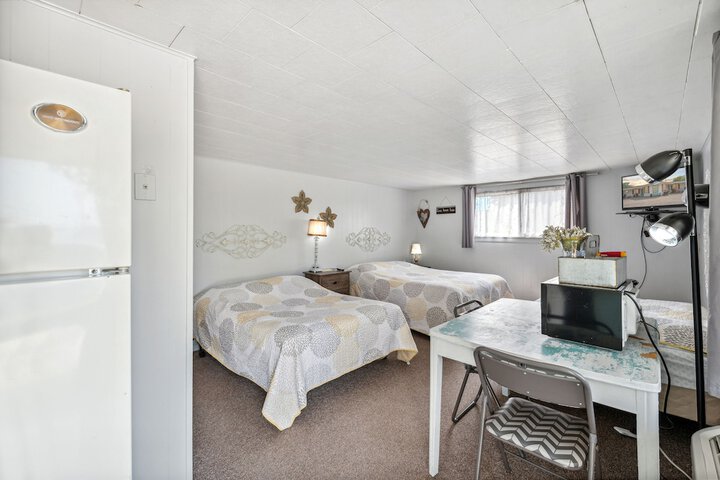 Room 16 of 22