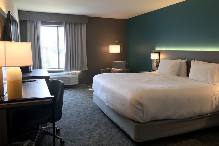 Comfort Inn & Suites NW Milwaukee