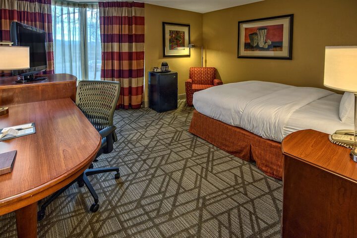 Room 8 of 40