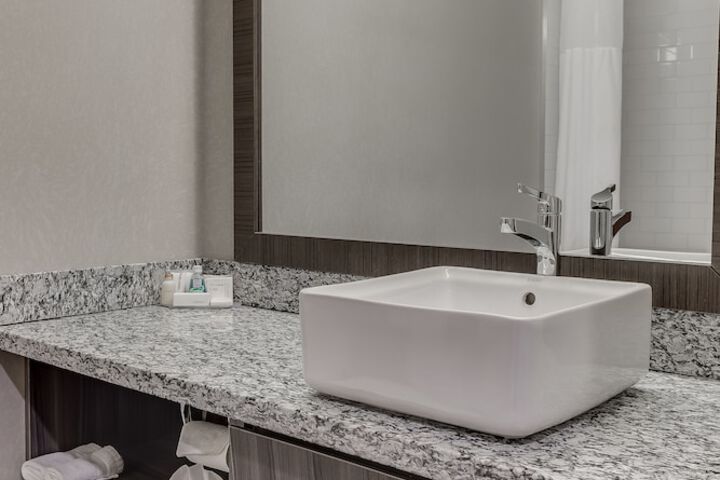 Home Inn & Suites Saskatoon South