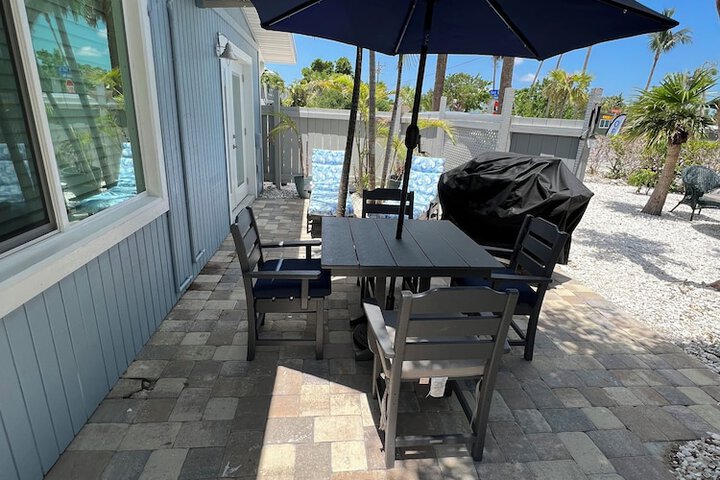 Tarpon Tale Inn