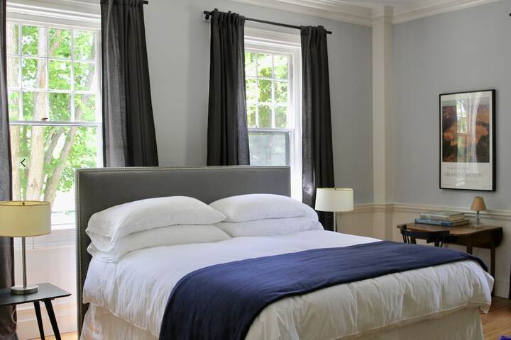 Room 9 of 26