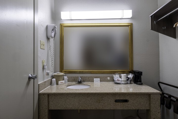 Room 14 of 31