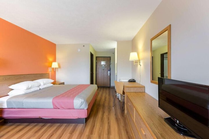 Motel 6 Percival IA