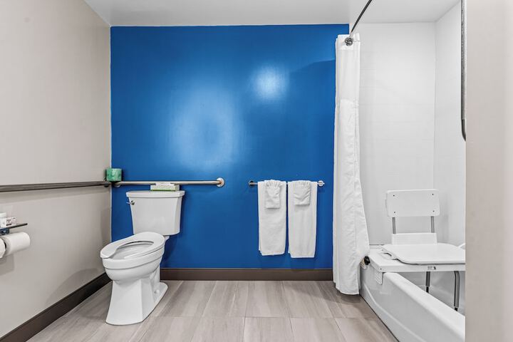 Holiday Inn Express Hotel & Suites Carneys Point by IHG