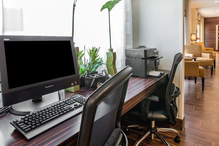 Business Center 33 of 33