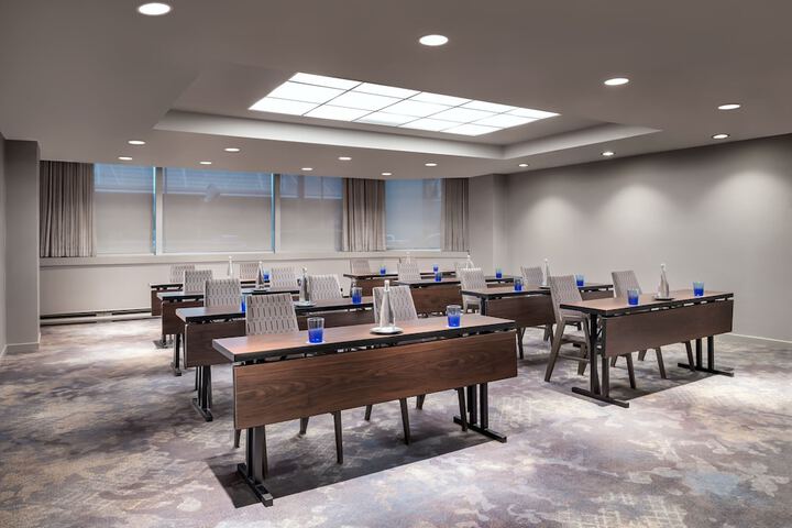 Sheraton Gateway Hotel in Toronto International Airport